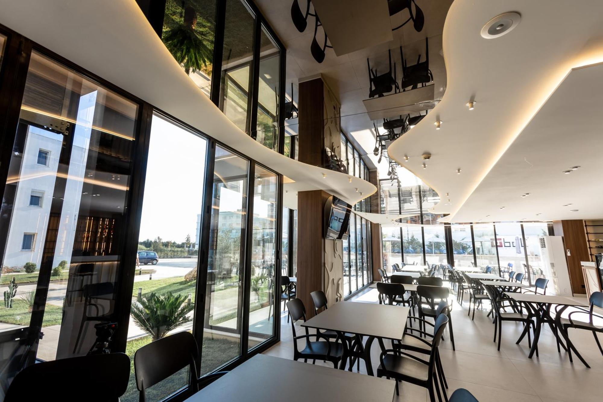 Bolt Boutique Hotel Лежа Экстерьер фото