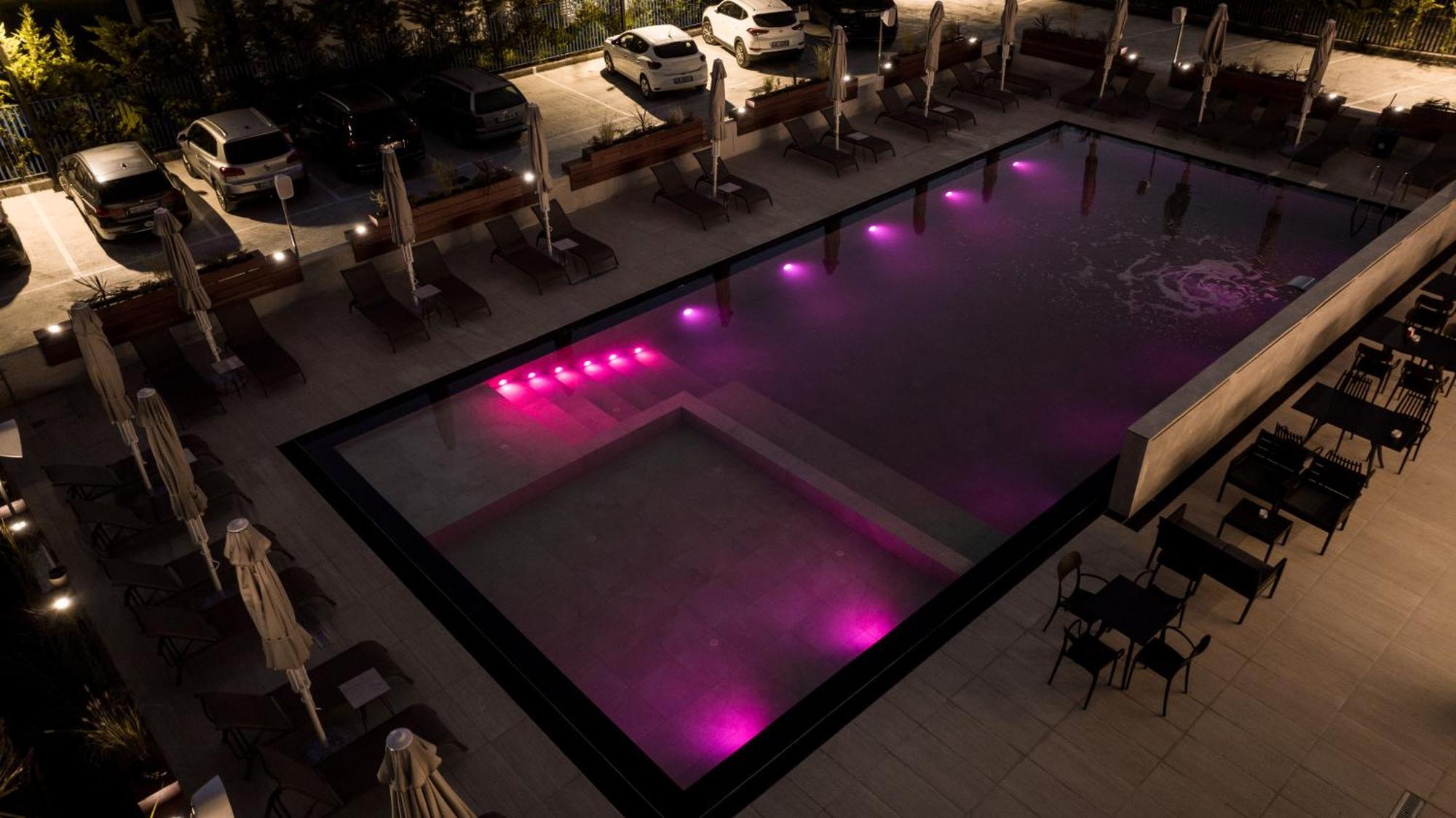 Bolt Boutique Hotel Лежа Экстерьер фото