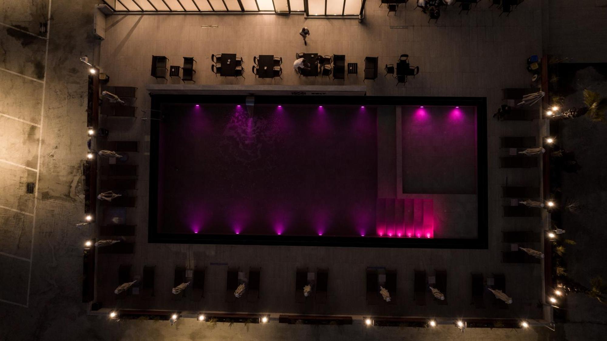 Bolt Boutique Hotel Лежа Экстерьер фото