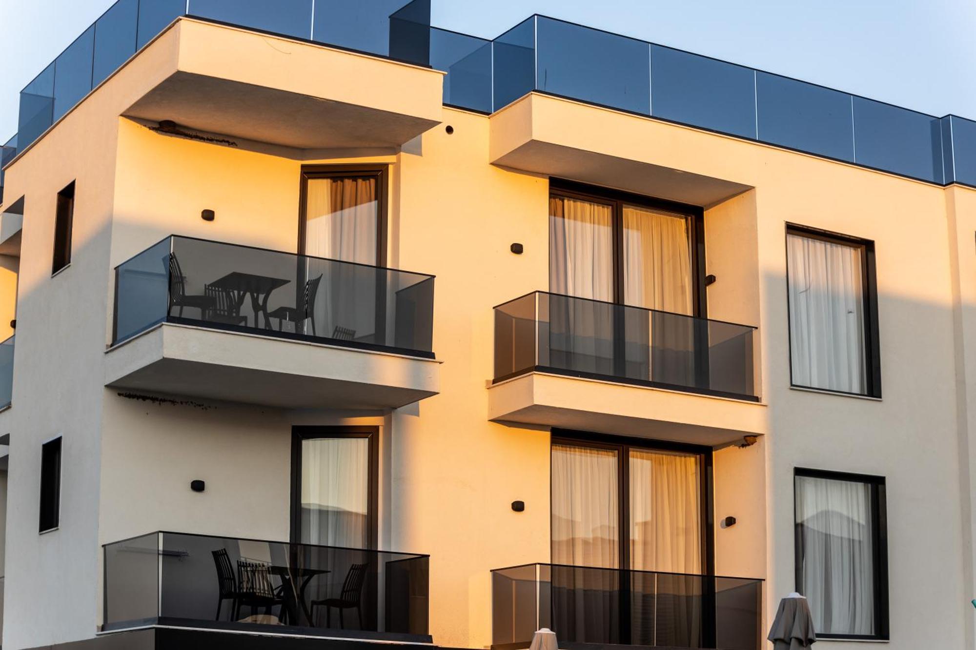 Bolt Boutique Hotel Лежа Экстерьер фото