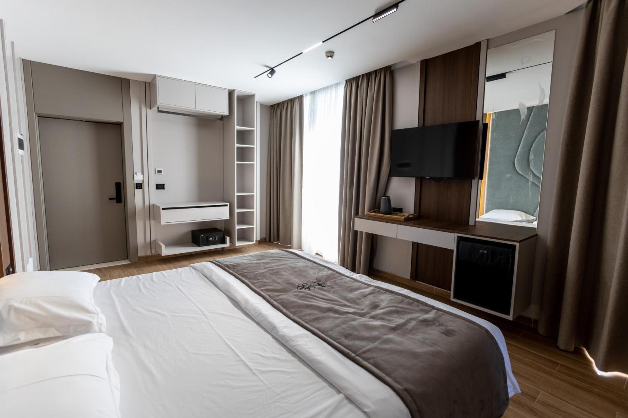 Bolt Boutique Hotel Лежа Экстерьер фото