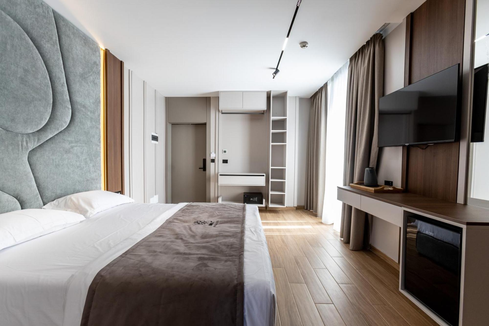 Bolt Boutique Hotel Лежа Экстерьер фото