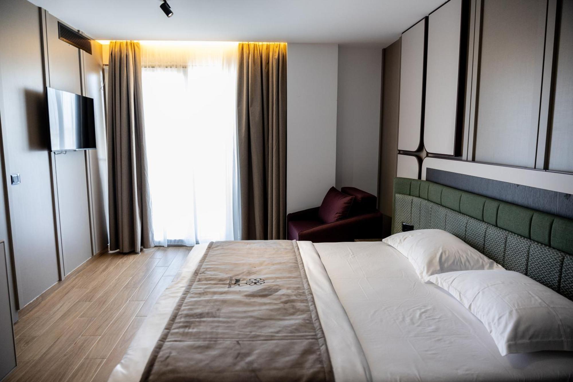 Bolt Boutique Hotel Лежа Экстерьер фото
