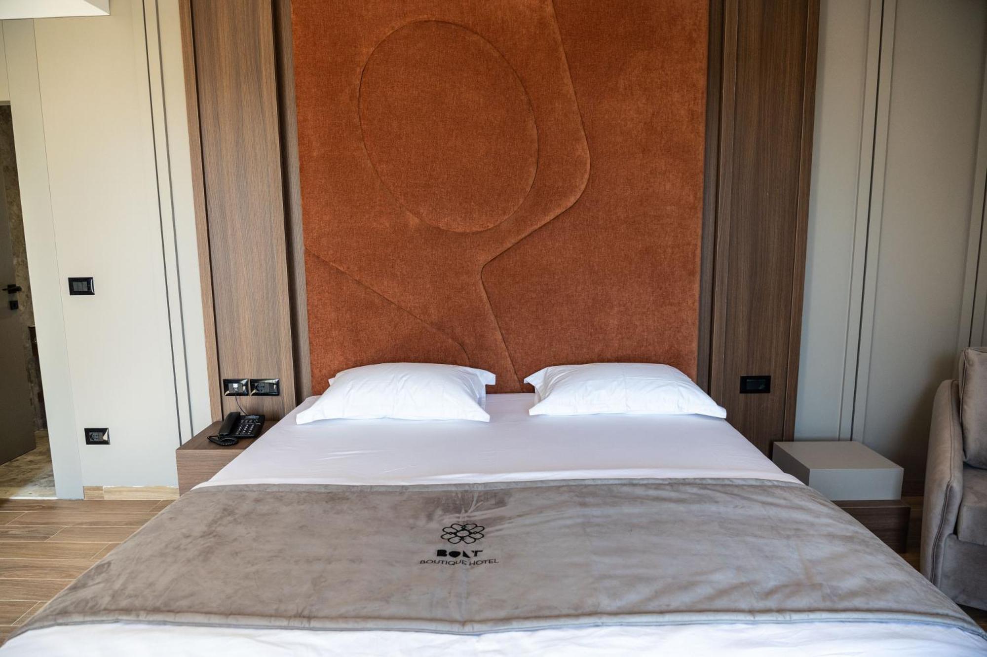 Bolt Boutique Hotel Лежа Экстерьер фото