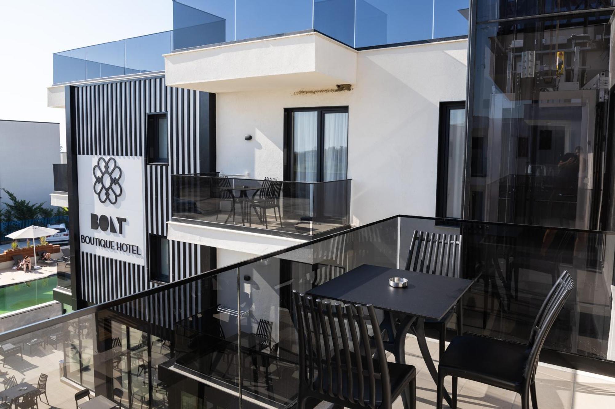 Bolt Boutique Hotel Лежа Экстерьер фото