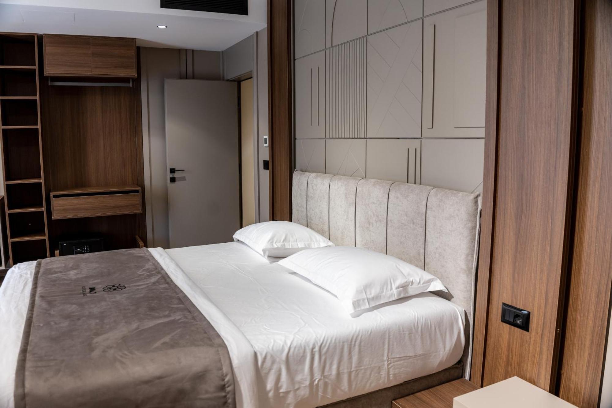 Bolt Boutique Hotel Лежа Экстерьер фото