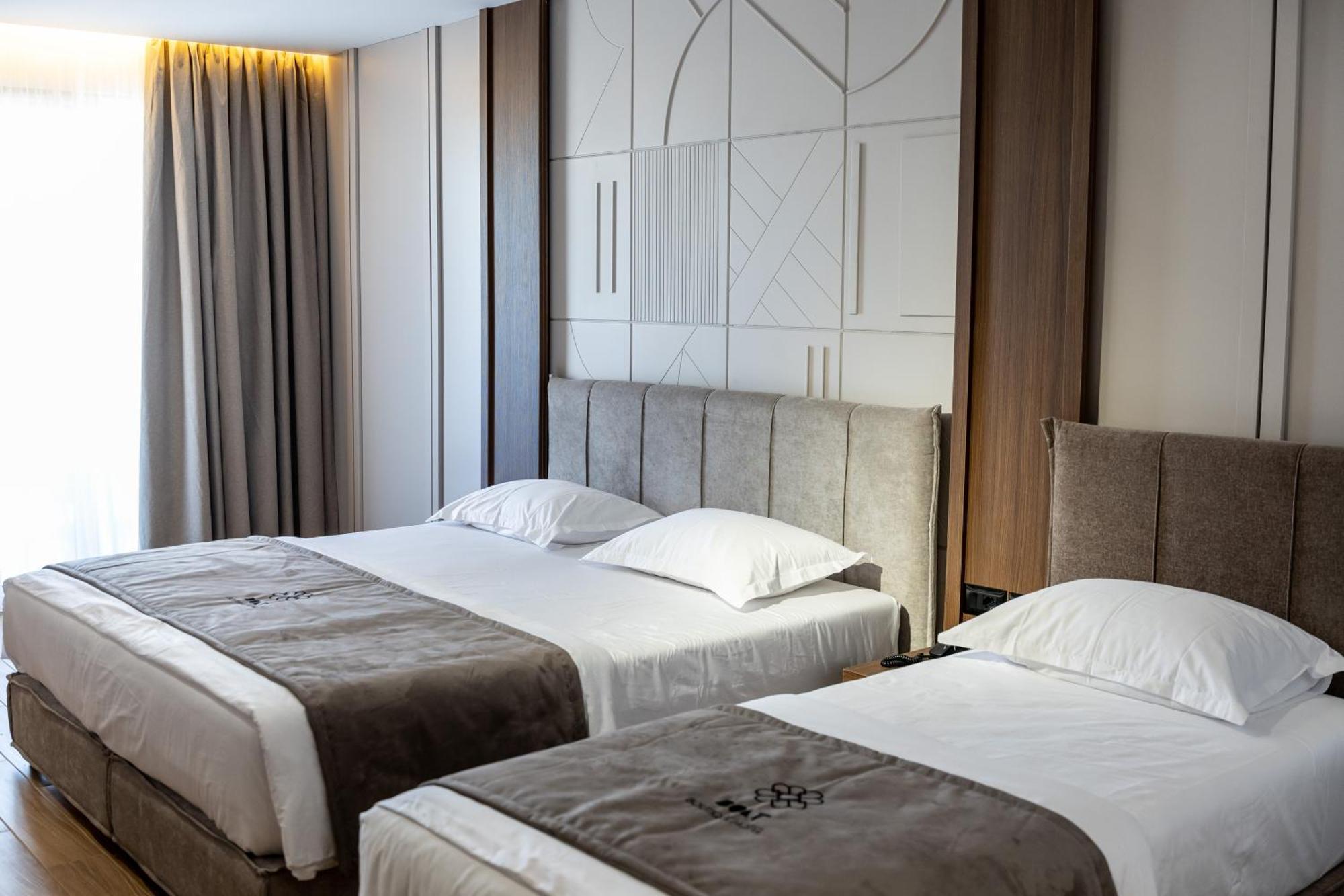 Bolt Boutique Hotel Лежа Экстерьер фото