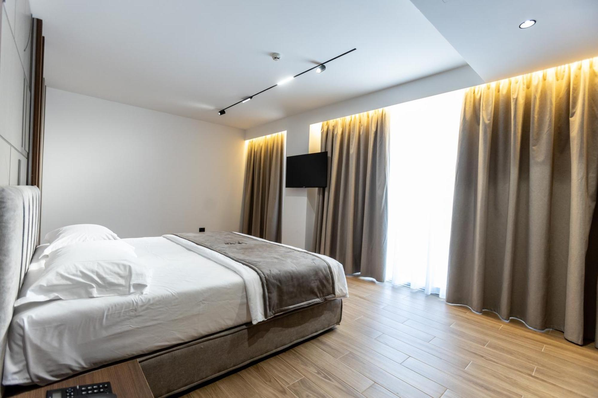 Bolt Boutique Hotel Лежа Экстерьер фото